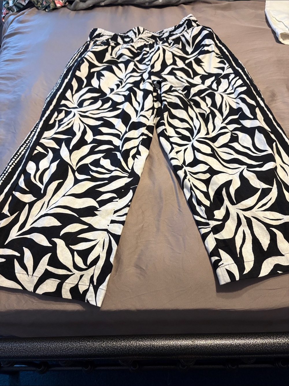 Style & Co. Black and White Botanical Print Pants